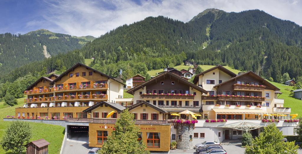 Berg-Spa&Hotel Zamangspitze Sankt Gallenkirch Exterior foto